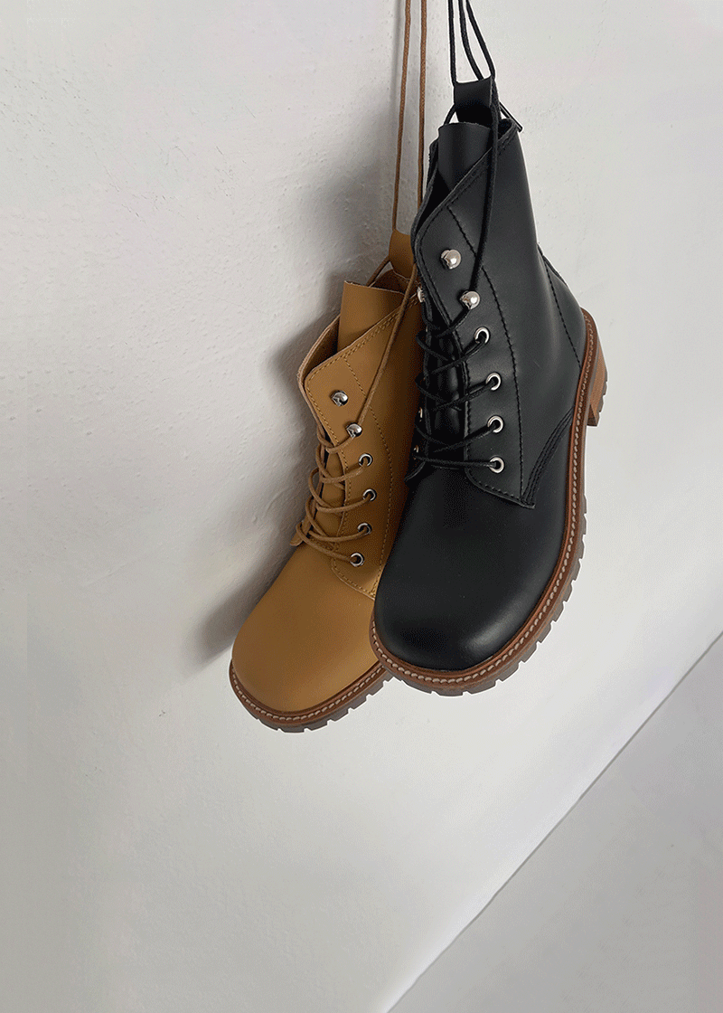 tommy worker boots (2c)
