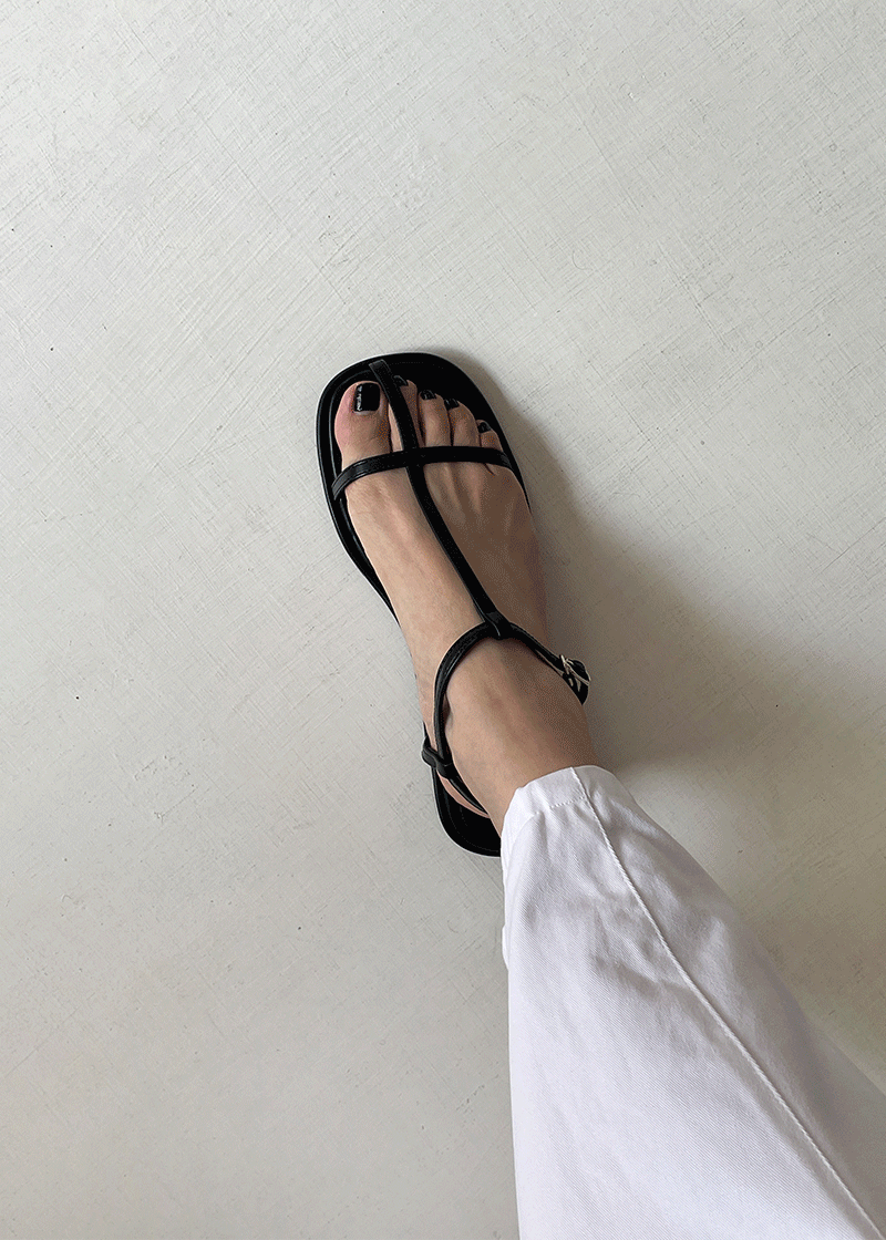[8/15 이후 입고예정] T strap sandals (4c)
