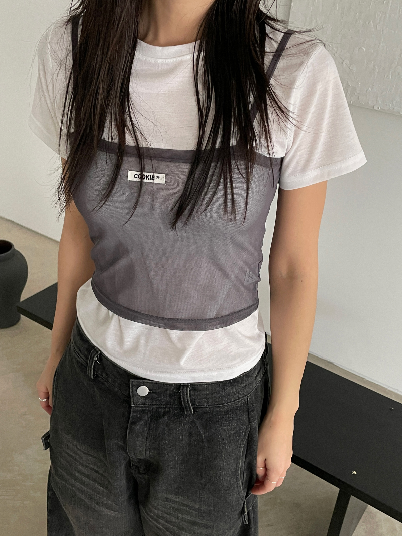 반팔 티셔츠 모델 착용 이미지-S2L4